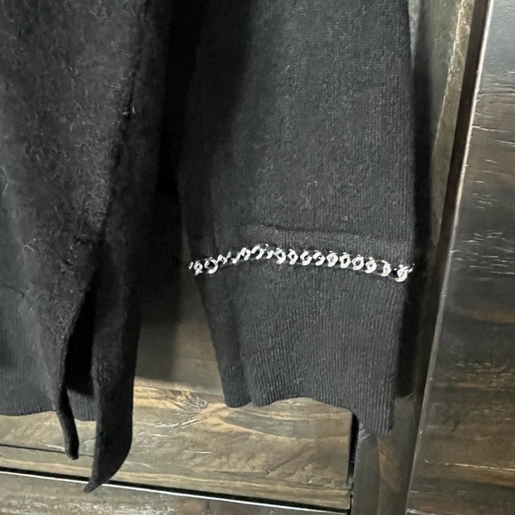 😻3for$15😻Black V-Neck SweaterNWOT XS-S - Picture 4 of 5